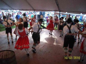 Read more about the article Euro Express Band plays Oakland Park Oktoberfest – Oct 2, 3